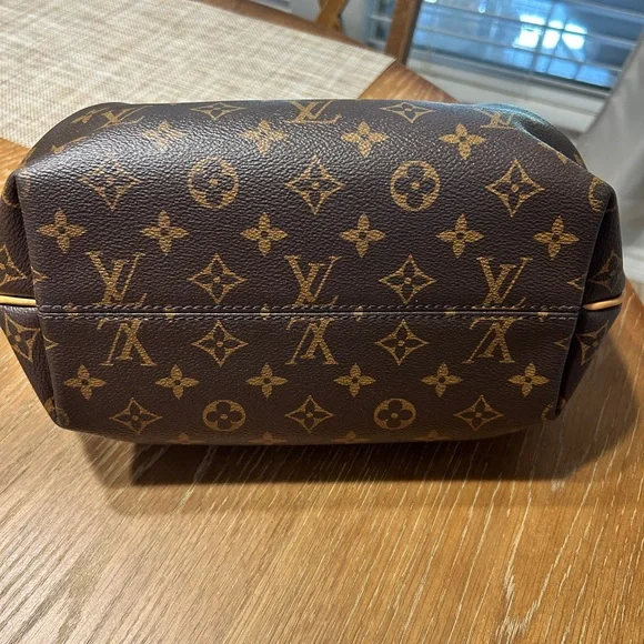 Louis Vuitton Turenne - Picture 3 of 11